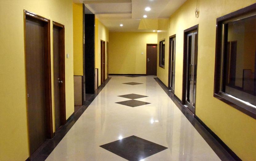 Hotel Varenya Inn Yavatmal Екстер'єр фото